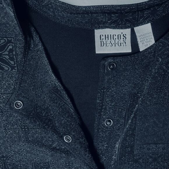 Chico's Design Travelers Snap Front Shirt Women's Size 2/L Black Navy Blue Print - Picture 5 of 8